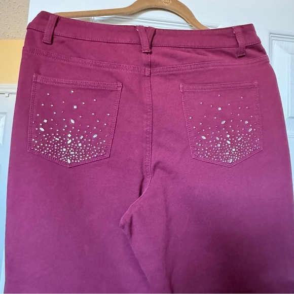 Dream Jeannes Quacker Factory - 10 Short Stretchy Jeans Beaded pockets Burgundy - Picture 2 of 5